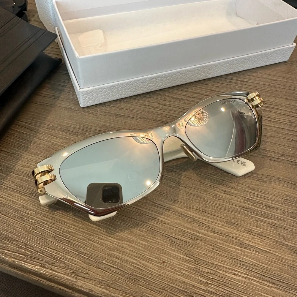 Dior mirrored Sunglasses - Picture 4 of 5